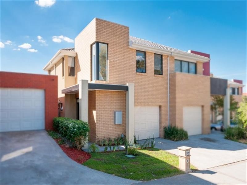 15 Crestview Close, Roxburgh Park VIC 3064