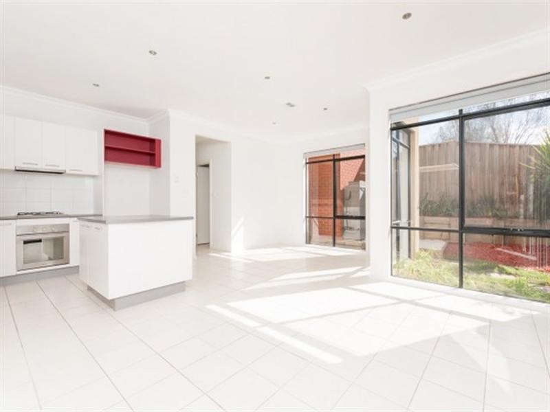 15 Crestview Close, Roxburgh Park VIC 3064