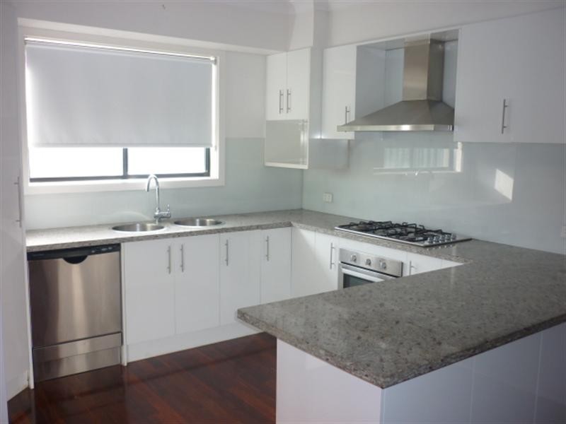 6 Paroo Avenue, Roxburgh Park VIC 3064