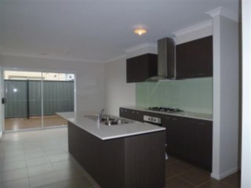 10 Crosskeys Road, Craigieburn VIC 3064