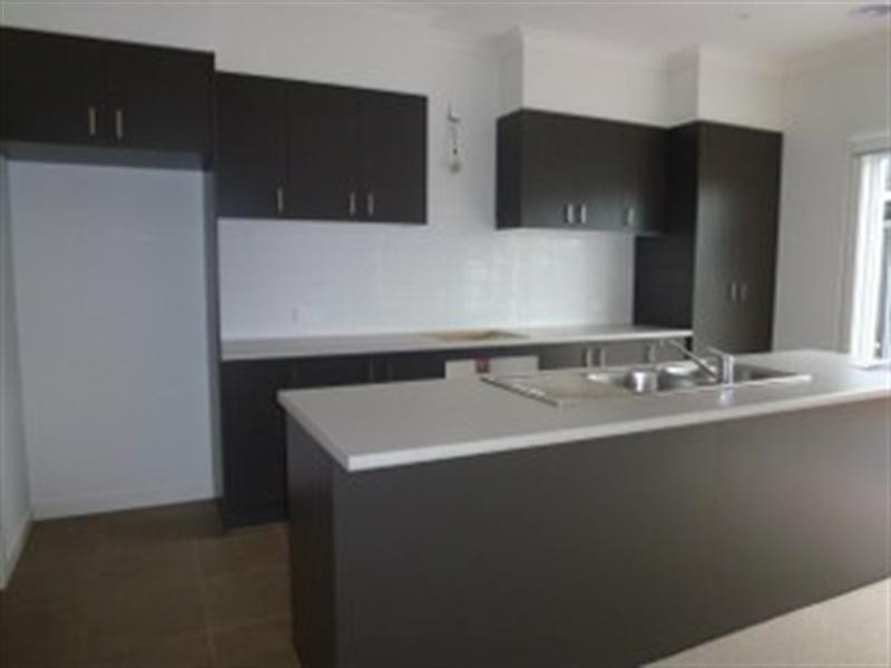 35 Kirkstead Grove, Craigieburn VIC 3064