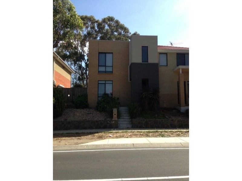 81 Ravenhill Boulevard, Roxburgh Park VIC 3064