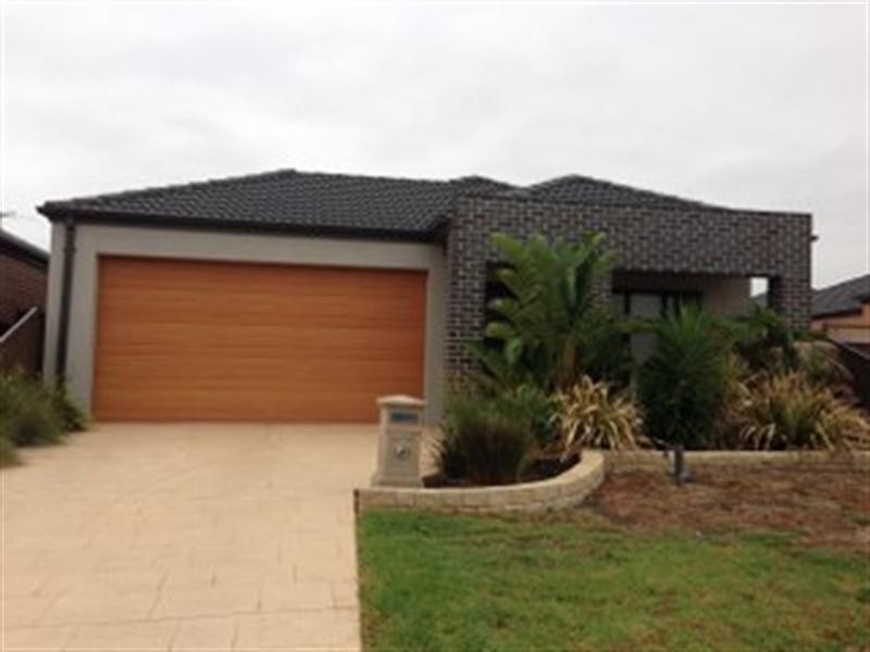 39 Burrora Way, Craigieburn VIC 3064