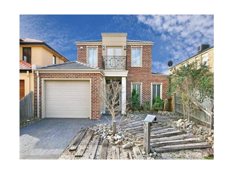 5 Astley Walk, Roxburgh Park VIC 3064