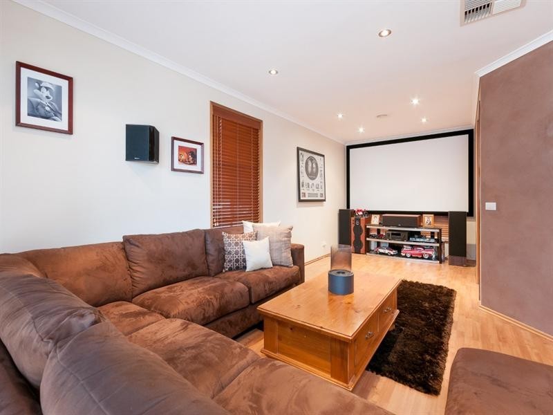 1 Amesbury Avenue, Craigieburn VIC 3064