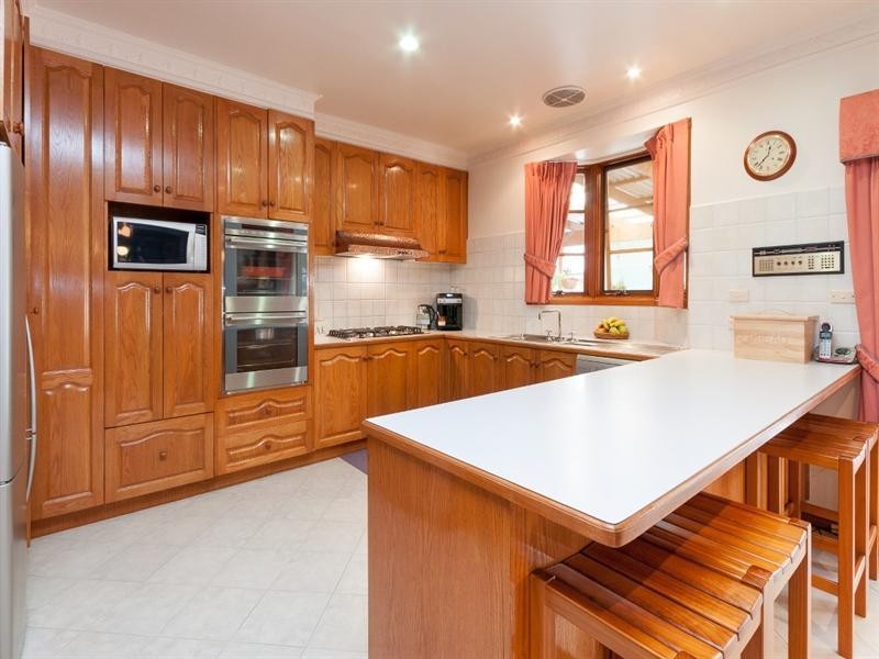19 Simmington Circuit, Greenvale VIC 3059