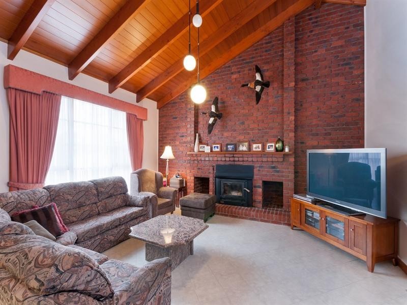 19 Simmington Circuit, Greenvale VIC 3059