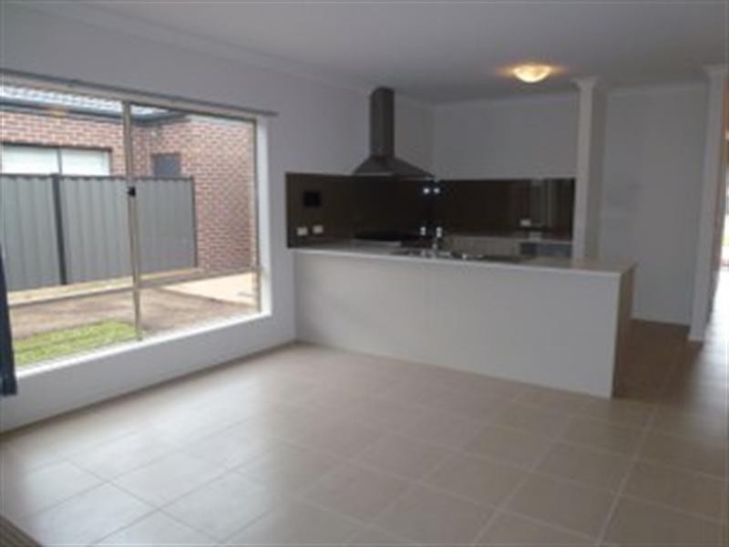 19 Plum Street, Craigieburn VIC 3064