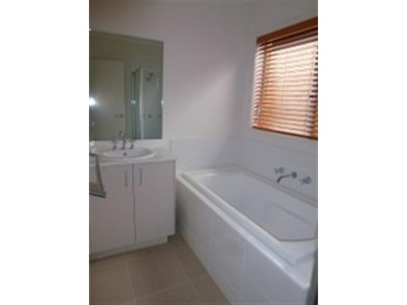 19 Plum Street, Craigieburn VIC 3064