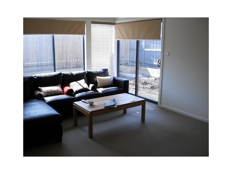39 Hoxton Crescent, Craigieburn VIC 3064
