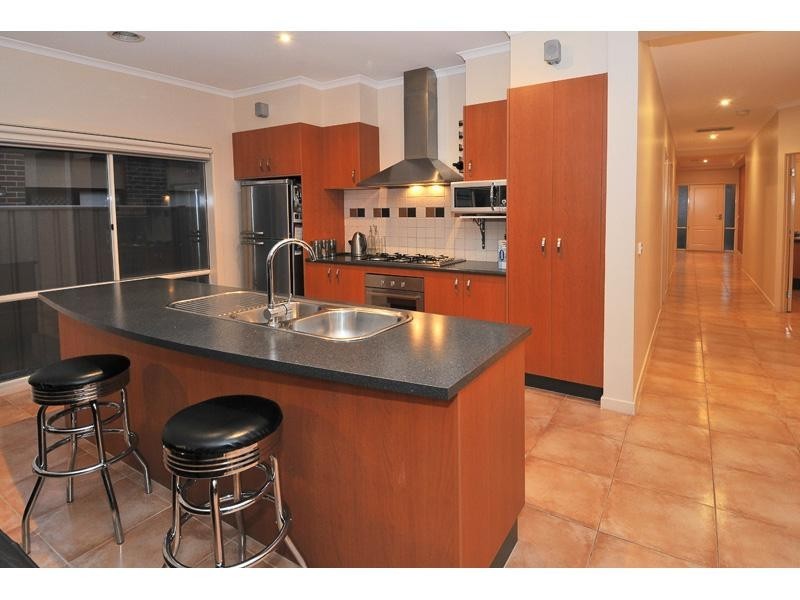 4 Explorers Place, Craigieburn VIC 3064