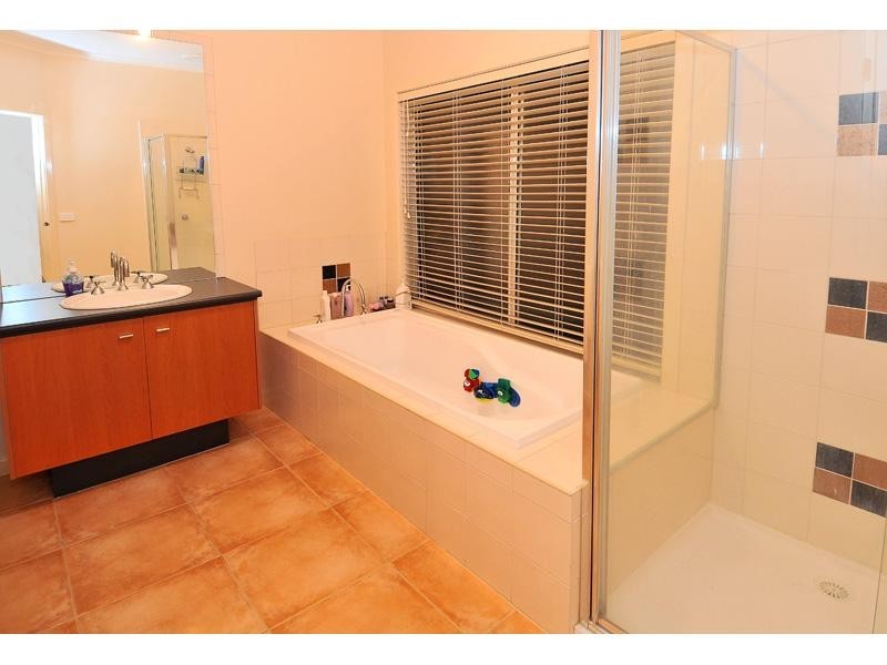 4 Explorers Place, Craigieburn VIC 3064