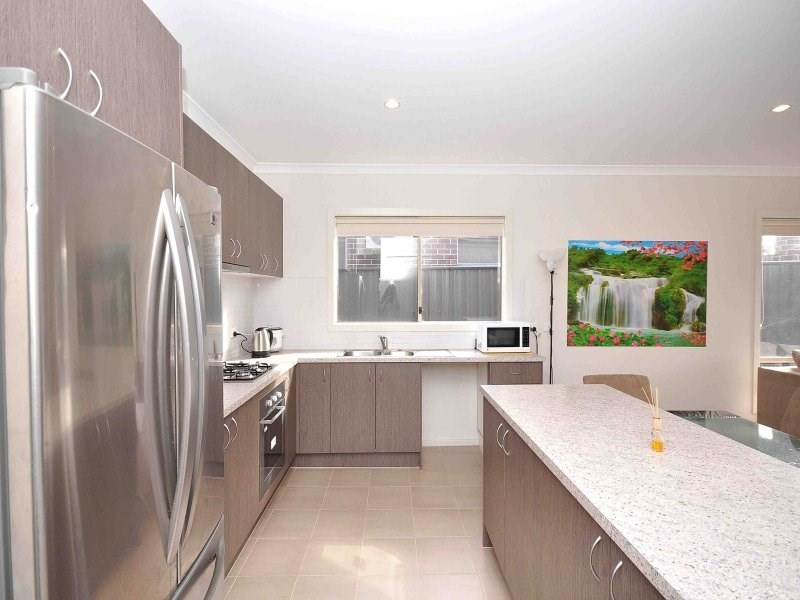 17 Pinnacle Drive, Craigieburn VIC 3064