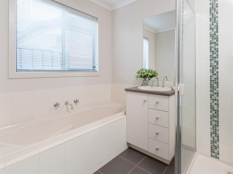 101 Mareeba Way, Craigieburn VIC 3064