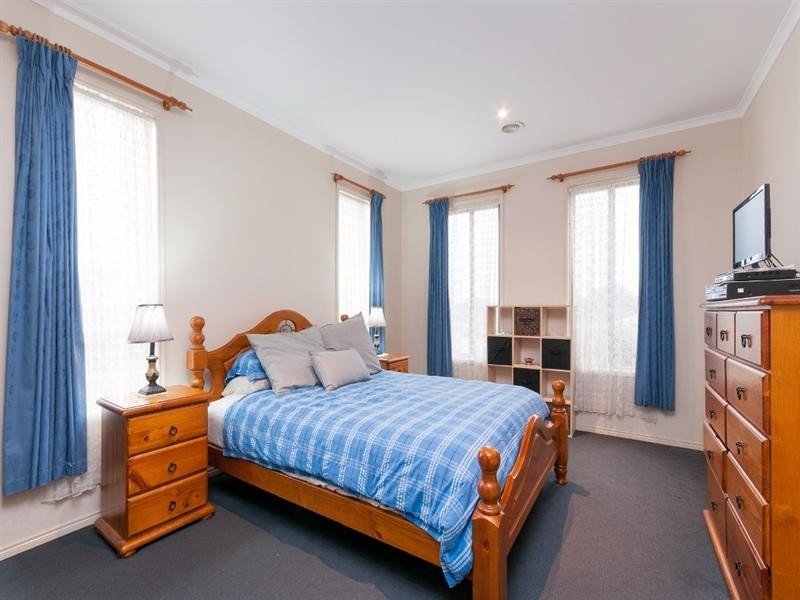 124 Malcolm Creek Parade, Craigieburn VIC 3064