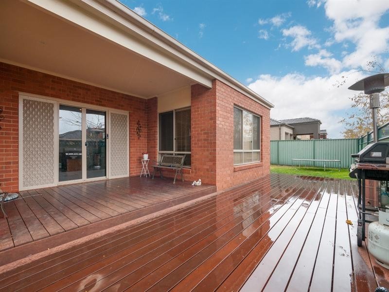 124 Malcolm Creek Parade, Craigieburn VIC 3064
