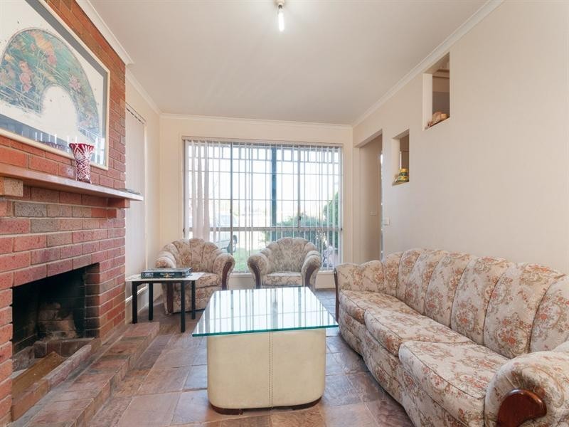 3 Howson Place, Roxburgh Park VIC 3064