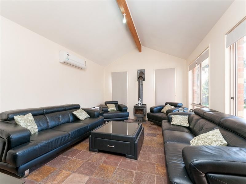 3 Howson Place, Roxburgh Park VIC 3064