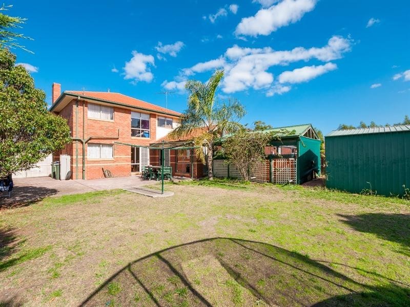 3 Howson Place, Roxburgh Park VIC 3064