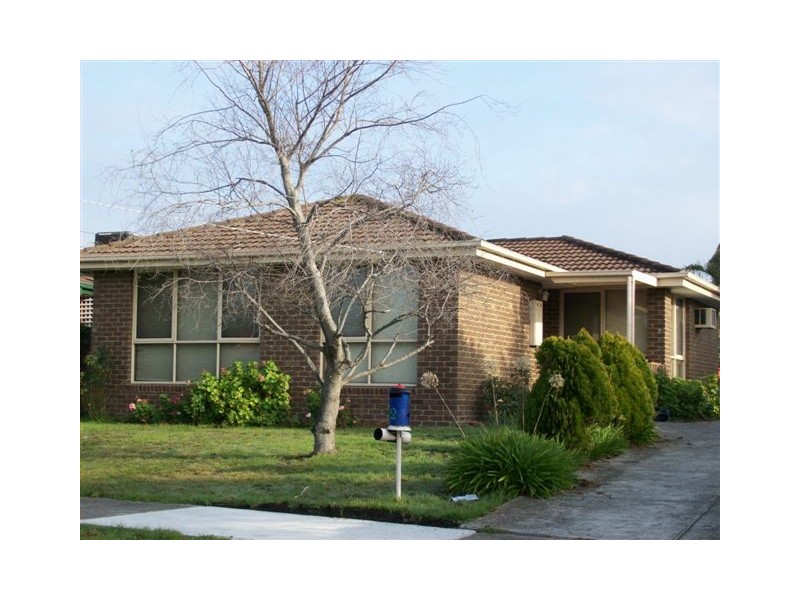 2 Bainbridge Court, Craigieburn VIC 3064
