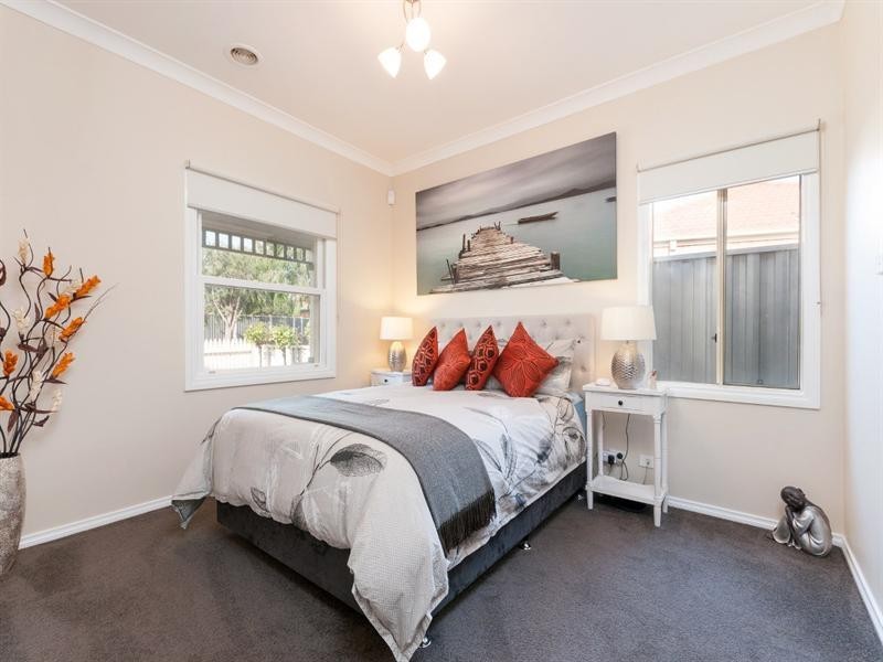 5 Parkstone View, Craigieburn VIC 3064