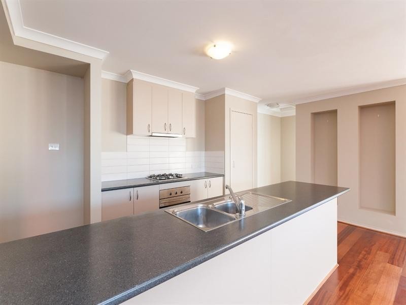 17 Millstream Pass, Craigieburn VIC 3064