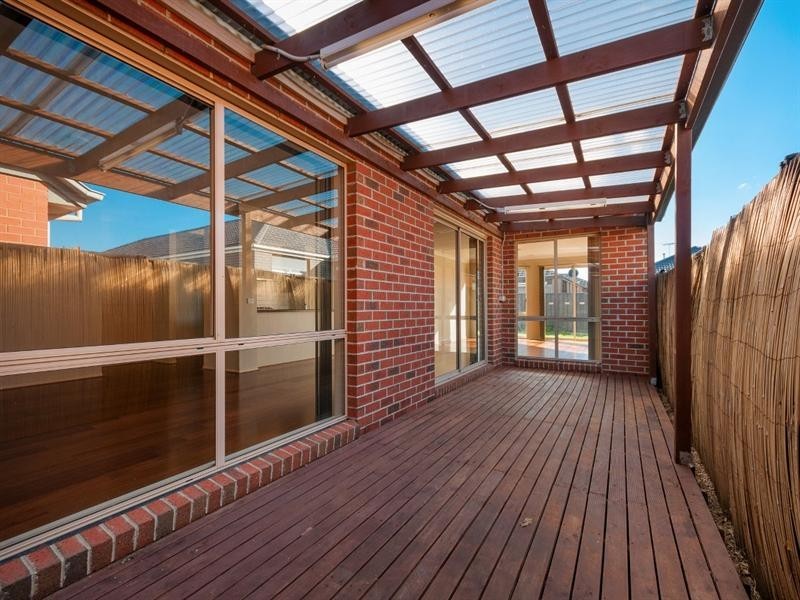 17 Millstream Pass, Craigieburn VIC 3064