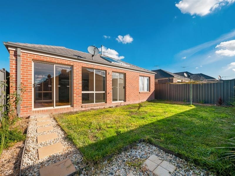 17 Millstream Pass, Craigieburn VIC 3064