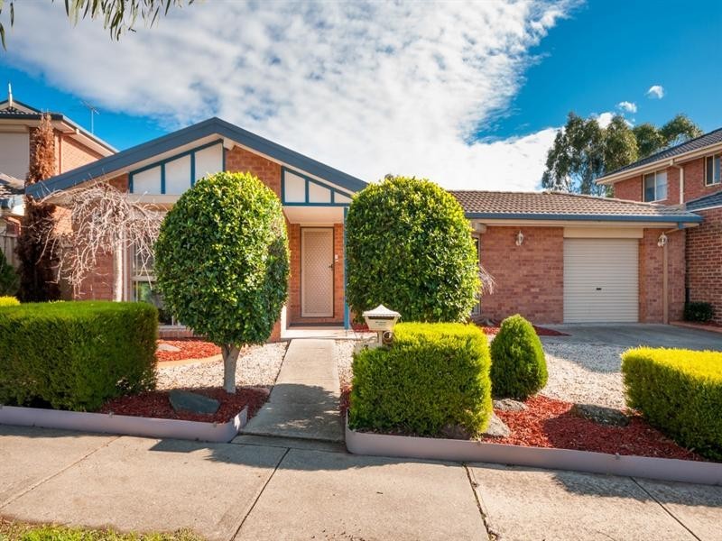 3 Almands Avenue, Roxburgh Park VIC 3064