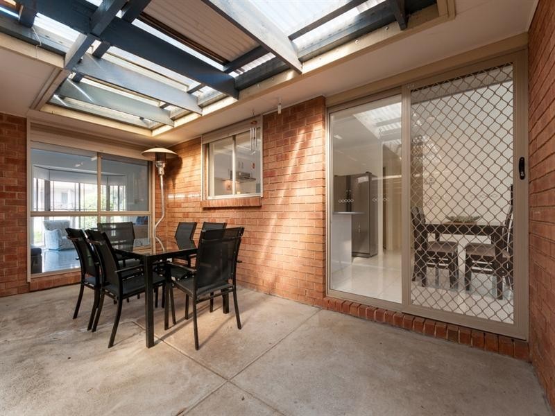 3 Almands Avenue, Roxburgh Park VIC 3064