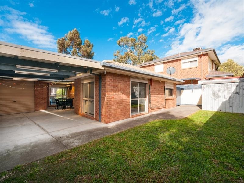 3 Almands Avenue, Roxburgh Park VIC 3064