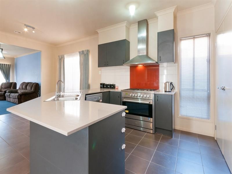 4 Houghton Court, Craigieburn VIC 3064