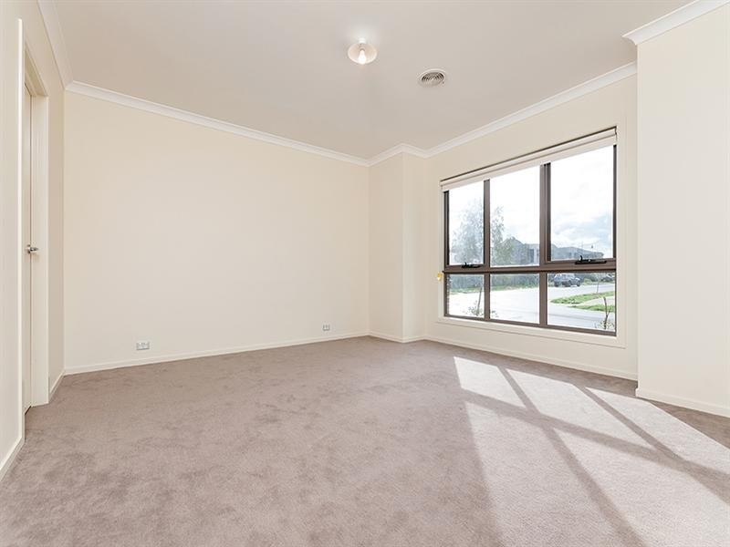 91 Biltmore Crescent, Roxburgh Park VIC 3064