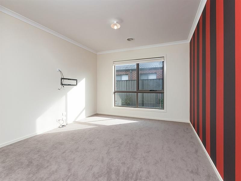 91 Biltmore Crescent, Roxburgh Park VIC 3064