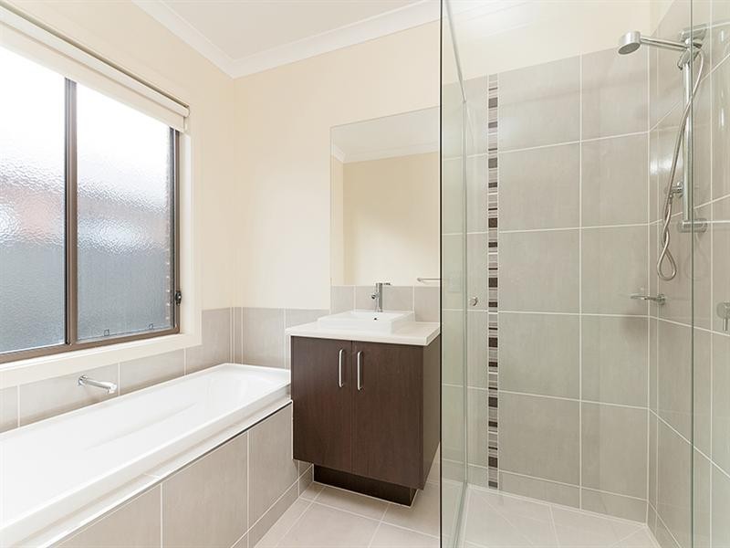 91 Biltmore Crescent, Roxburgh Park VIC 3064