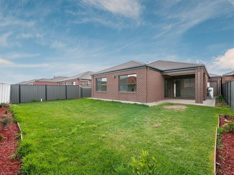 91 Biltmore Crescent, Roxburgh Park VIC 3064