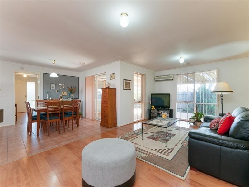 20 Sheridan Way, Roxburgh Park VIC 3064