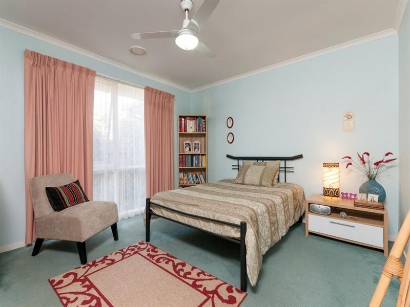 20 Sheridan Way, Roxburgh Park VIC 3064