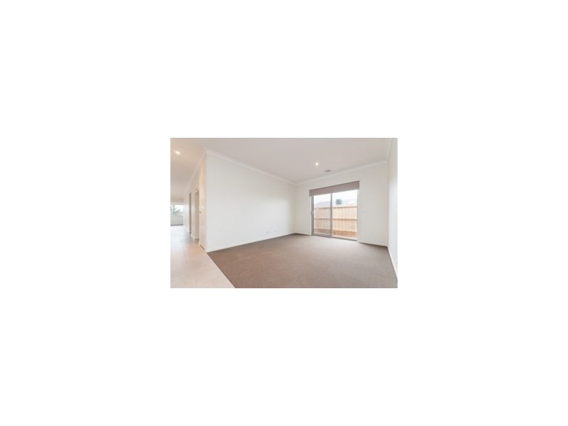 27 Belleview Crescent, Beveridge VIC 3753