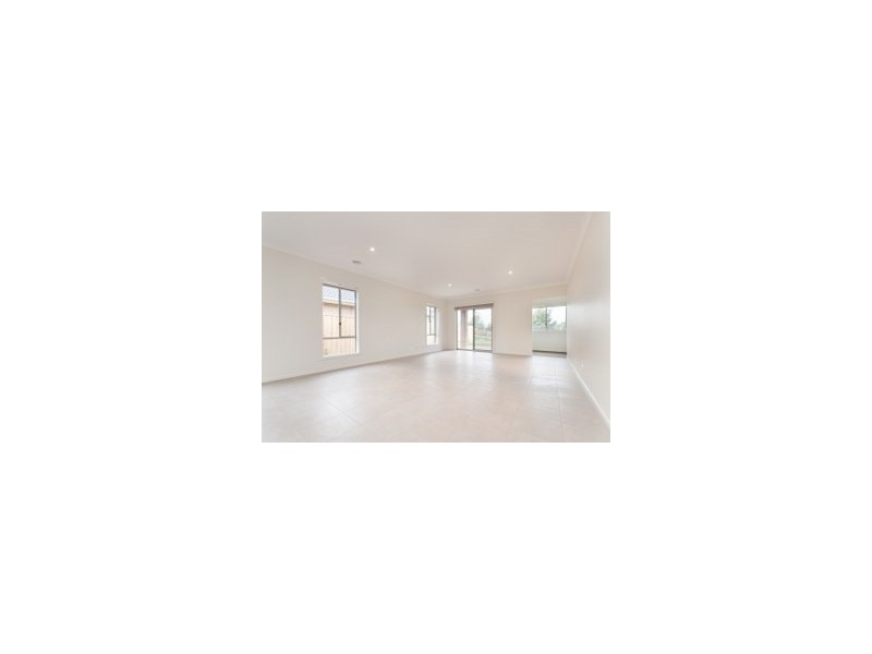 27 Belleview Crescent, Beveridge VIC 3753