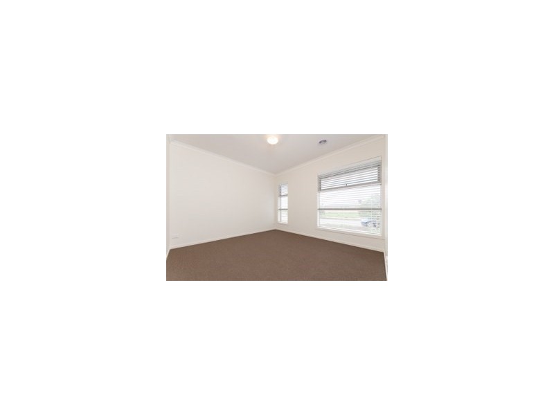 27 Belleview Crescent, Beveridge VIC 3753