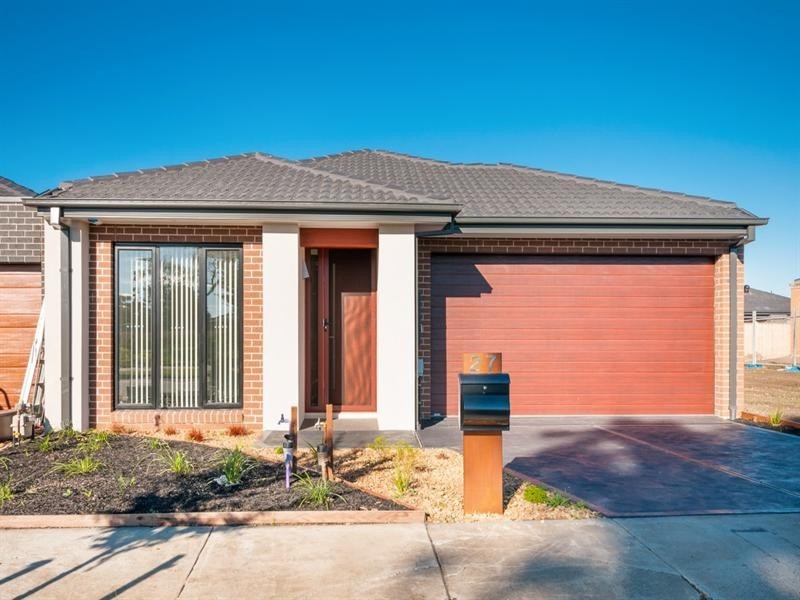 27 Daybreak Vista, Mickleham VIC 3064