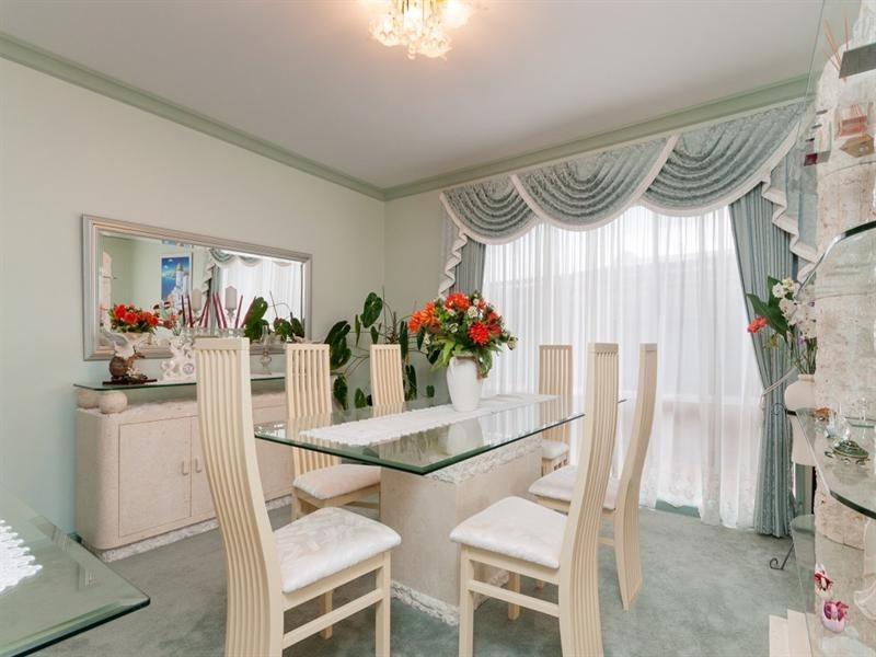 44 Santa Cruz Boulevard, Roxburgh Park VIC 3064