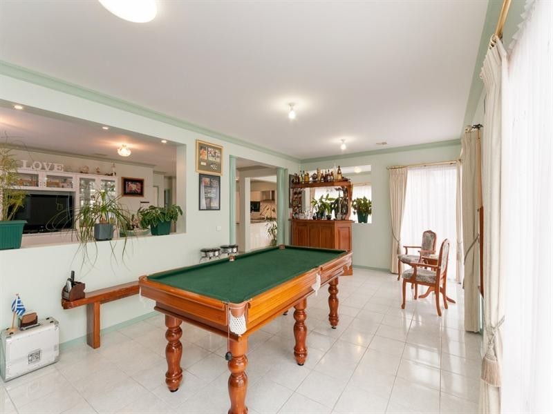 44 Santa Cruz Boulevard, Roxburgh Park VIC 3064