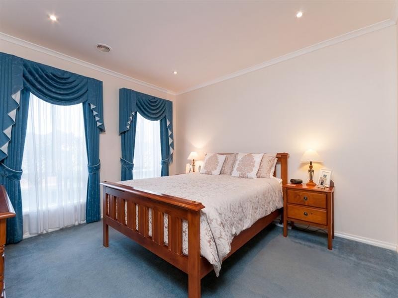 6 Tusmore Rise, Craigieburn VIC 3064