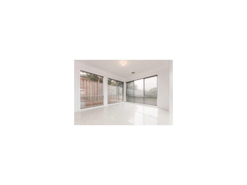 27 Grange Rise, Craigieburn VIC 3064