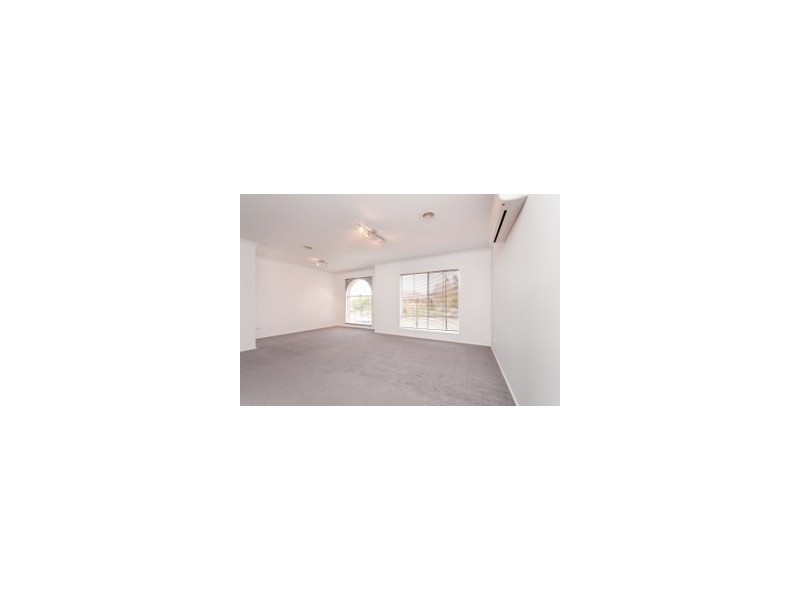 27 Grange Rise, Craigieburn VIC 3064