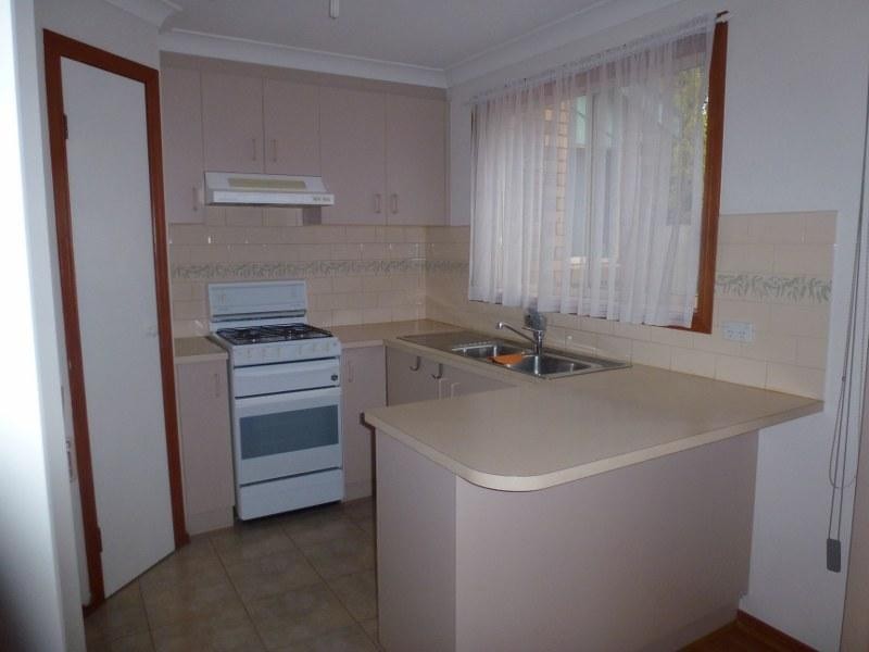 9 Baynton Crescent, Roxburgh Park VIC 3064