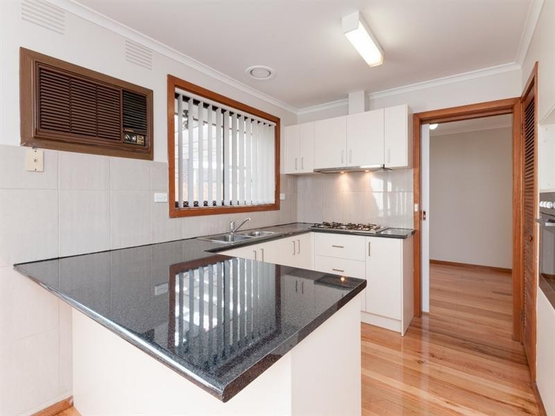 10 Whitley Crescent, Craigieburn VIC 3064