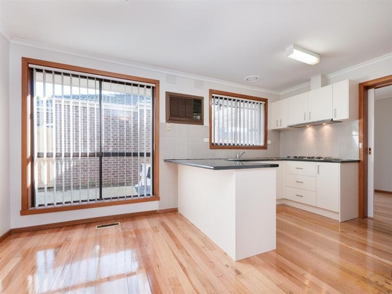 10 Whitley Crescent, Craigieburn VIC 3064